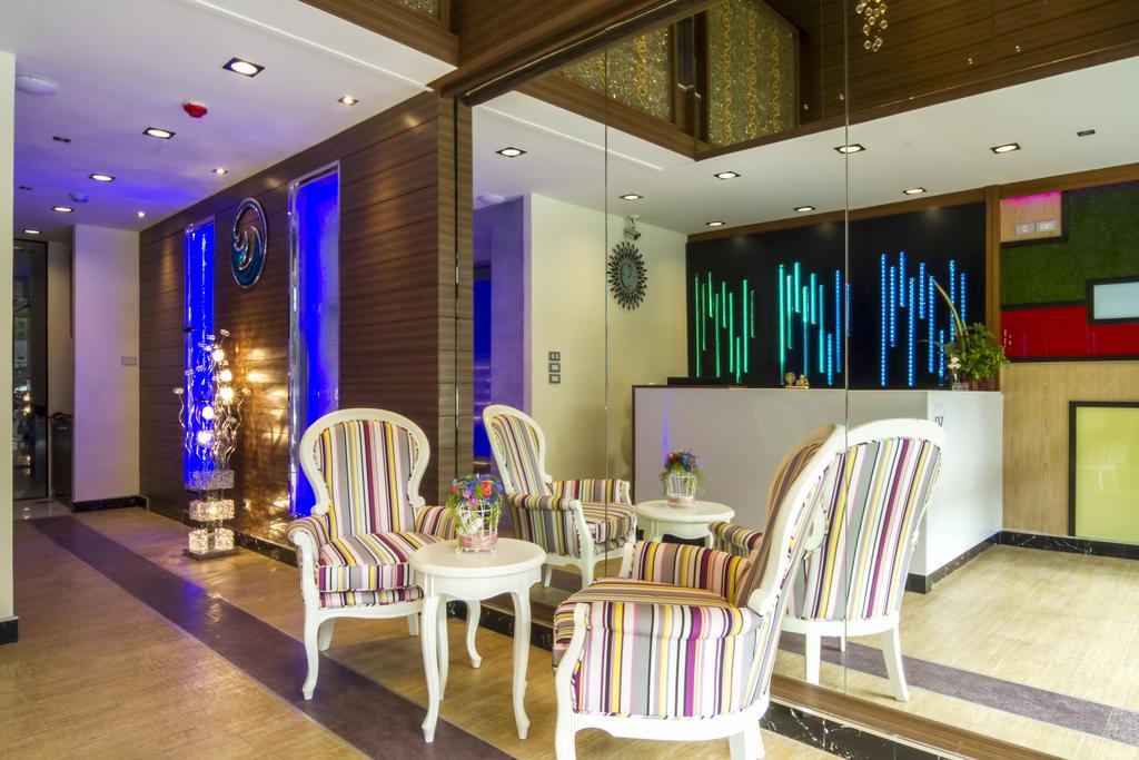 Eleven Avenue Suites Bangkok Extérieur photo