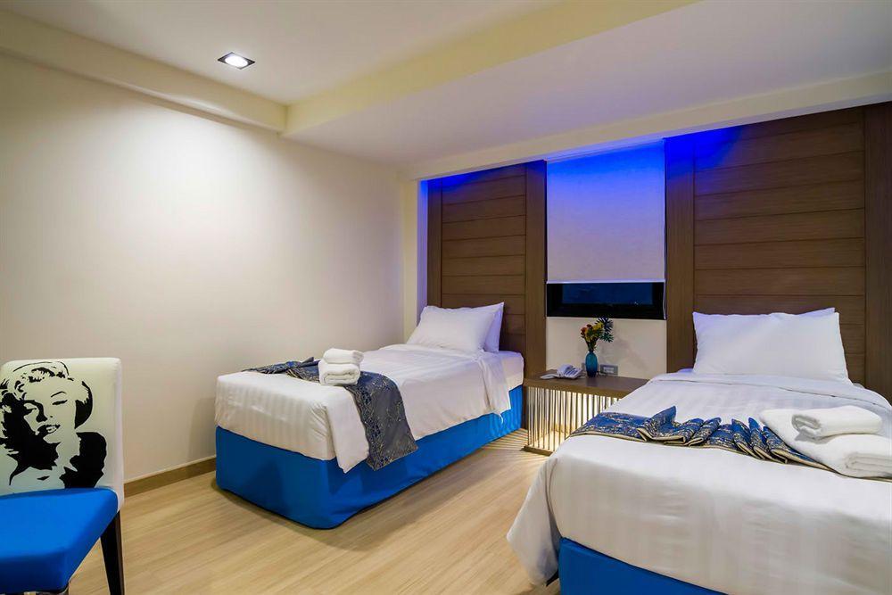 Eleven Avenue Suites Bangkok Extérieur photo