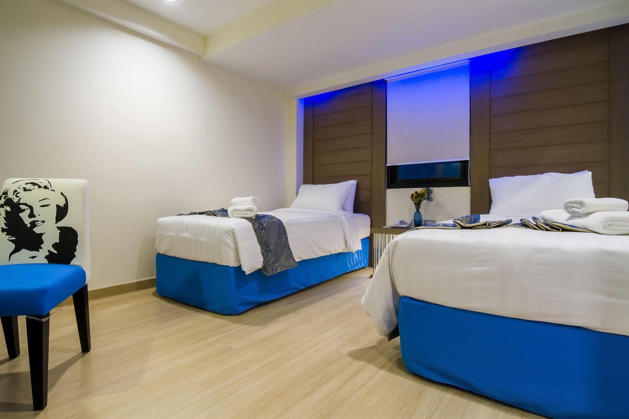 Eleven Avenue Suites Bangkok Extérieur photo