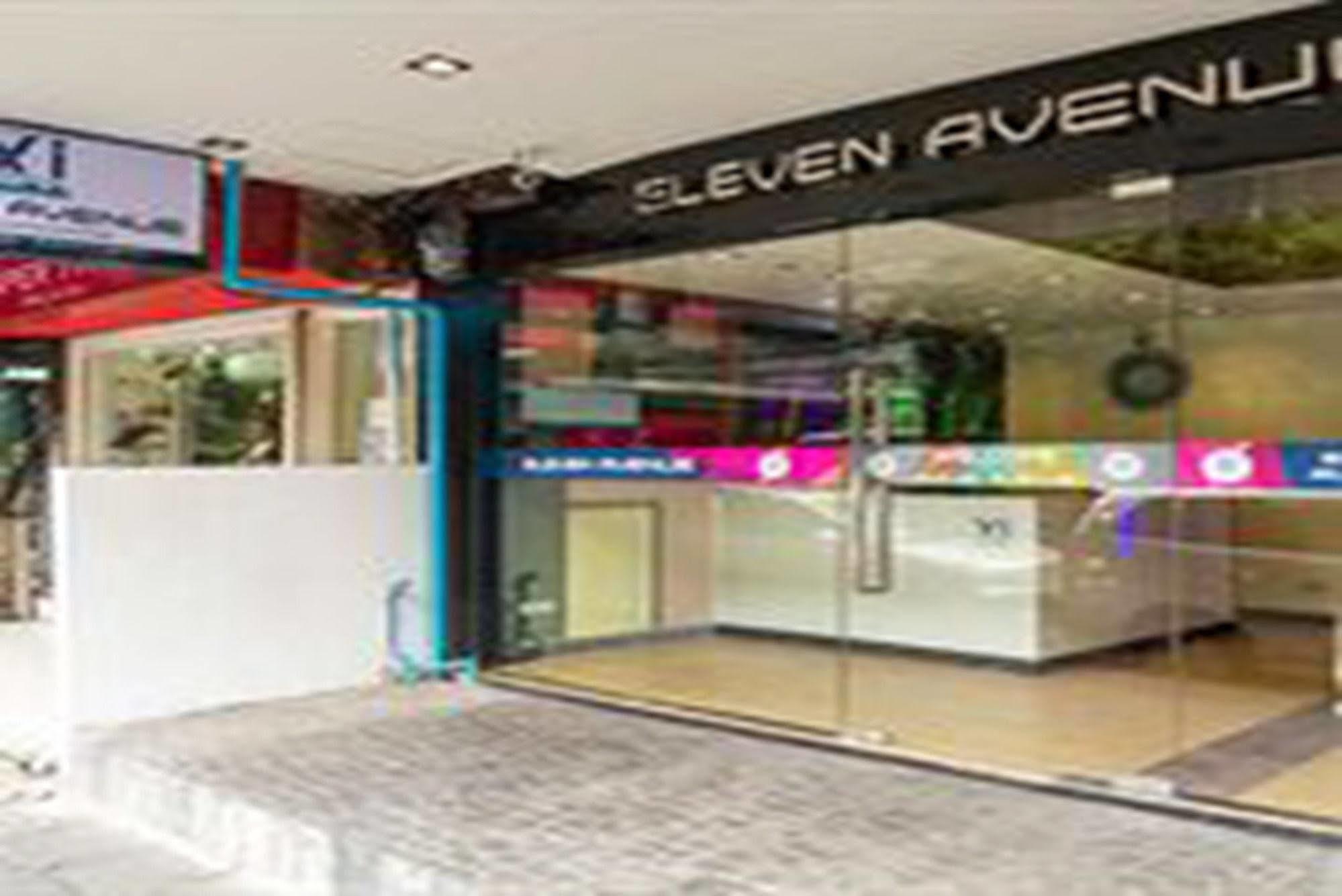 Eleven Avenue Suites Bangkok Extérieur photo
