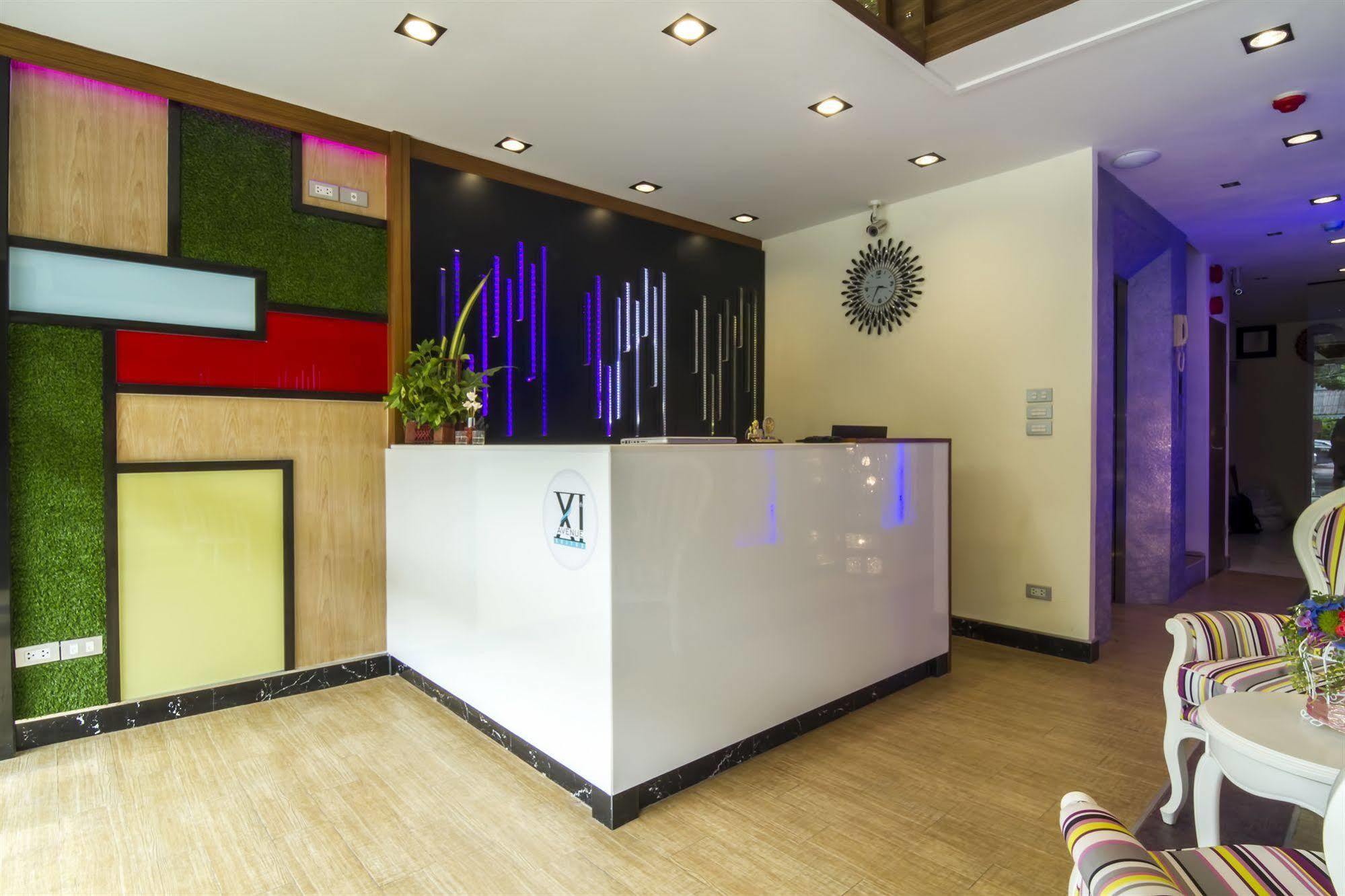 Eleven Avenue Suites Bangkok Extérieur photo