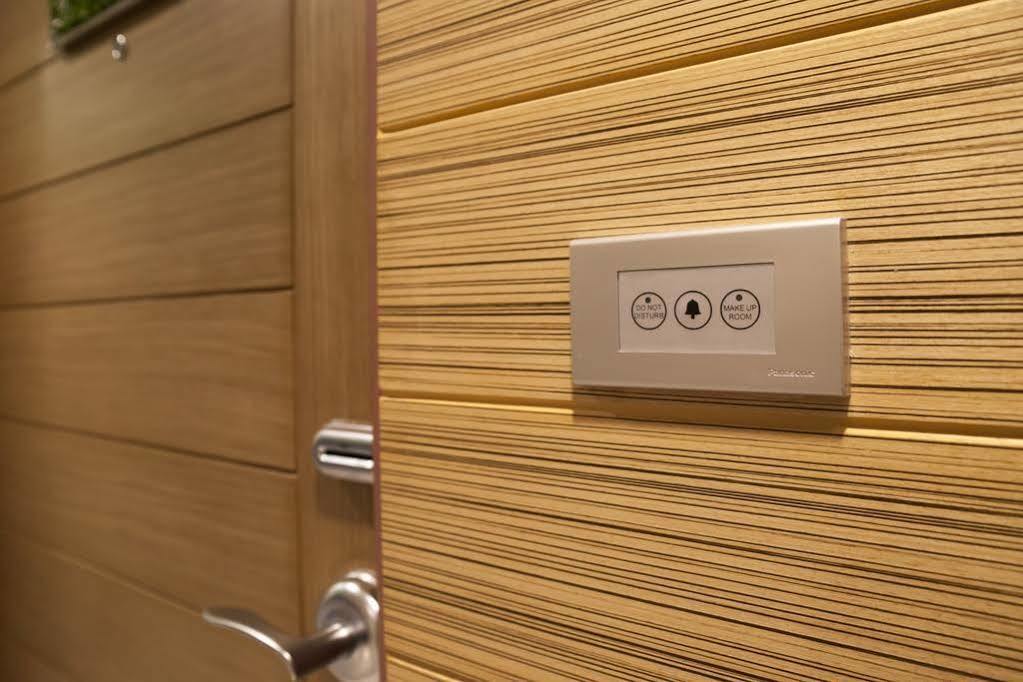 Eleven Avenue Suites Bangkok Extérieur photo